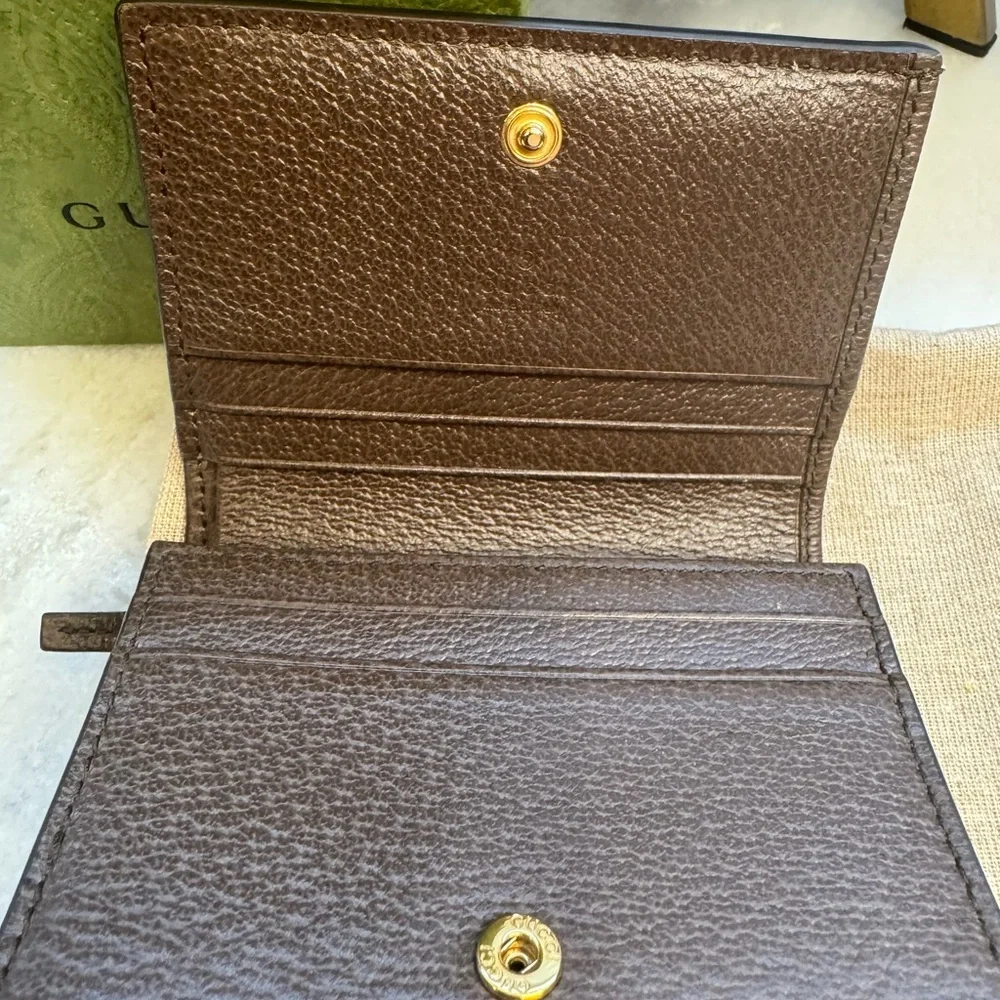 Limited Edition Gucci Supreme Strawberry Compact Wallet - Picture 8 of 10